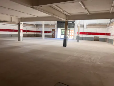 786-794 Oxford Road, Reading, Class E Retail / Leisure / Retail / Trade Counter / Trade Counter / Showroom To Let - 20260814_105326670_iOS.jpg