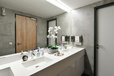 Palác Anděl, Plzeňská 345/5, Prague, Office To Let - PEG_1151.jpeg