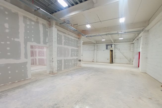 156 Dukes Road, Park Royal, Industrial / Warehouse To Let - 5.jpg