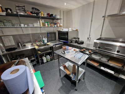 103 The Rock, Bury, High Street Retail To Let - Kitchen