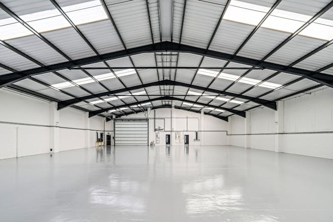 Units 3 & 4, Bracknell Business Centre, Bracknell, Industrial To Let - DSC07345.jpg