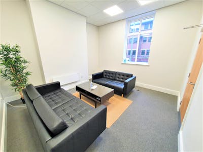 Head Office, Stockport, Office To Let - 20210930_083044 2.jpg