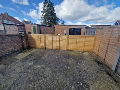 25 London Road, Waterlooville, Leisure / Office / Retail For Sale - 20260326_102130.jpg