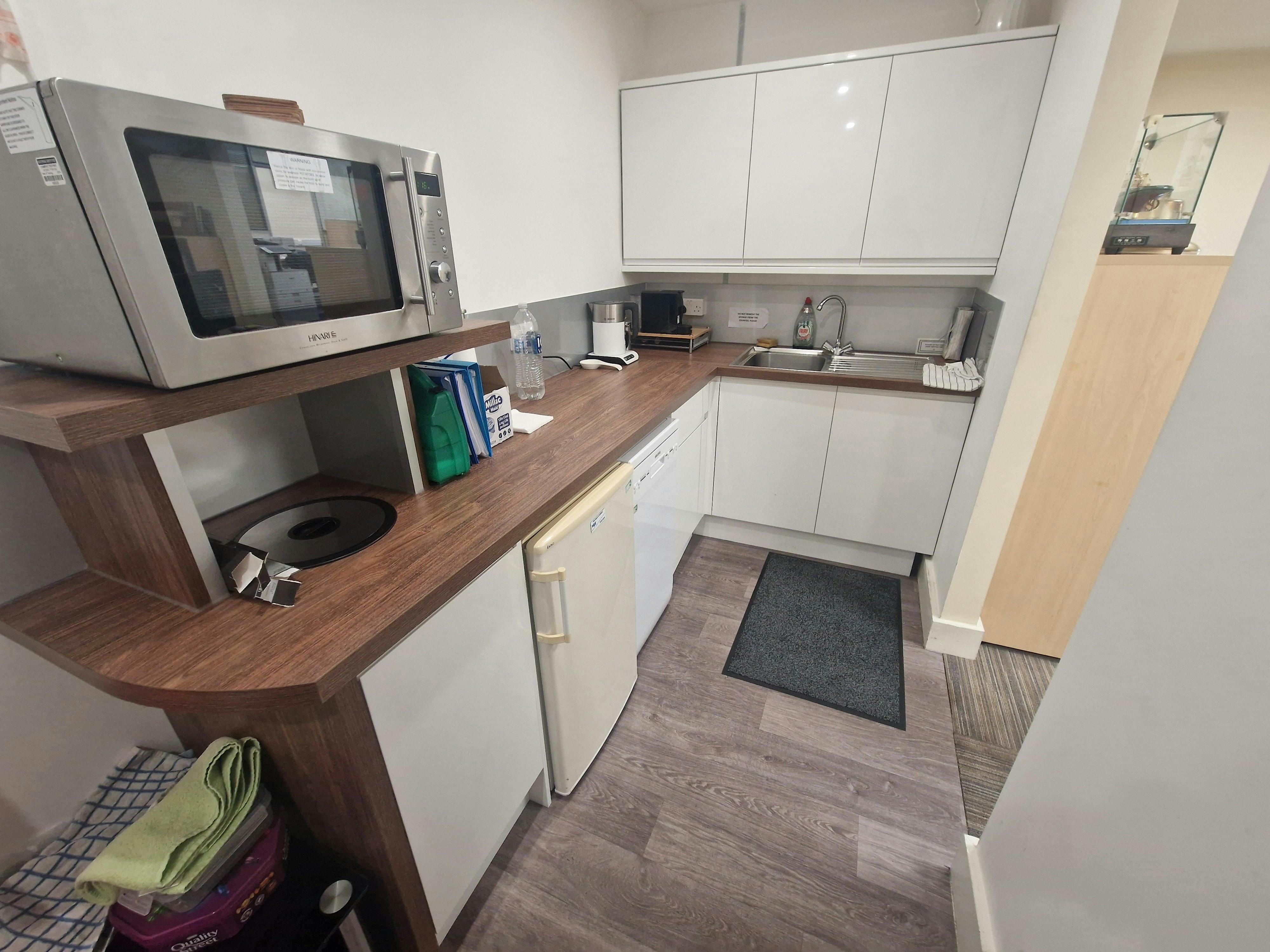 Industrial Unit in Havant - photo 4