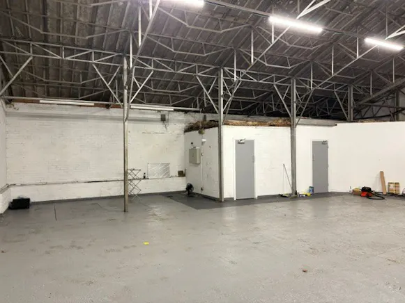 8 Guildford Road, Farnham, Industrial To Let - internal2.jpg