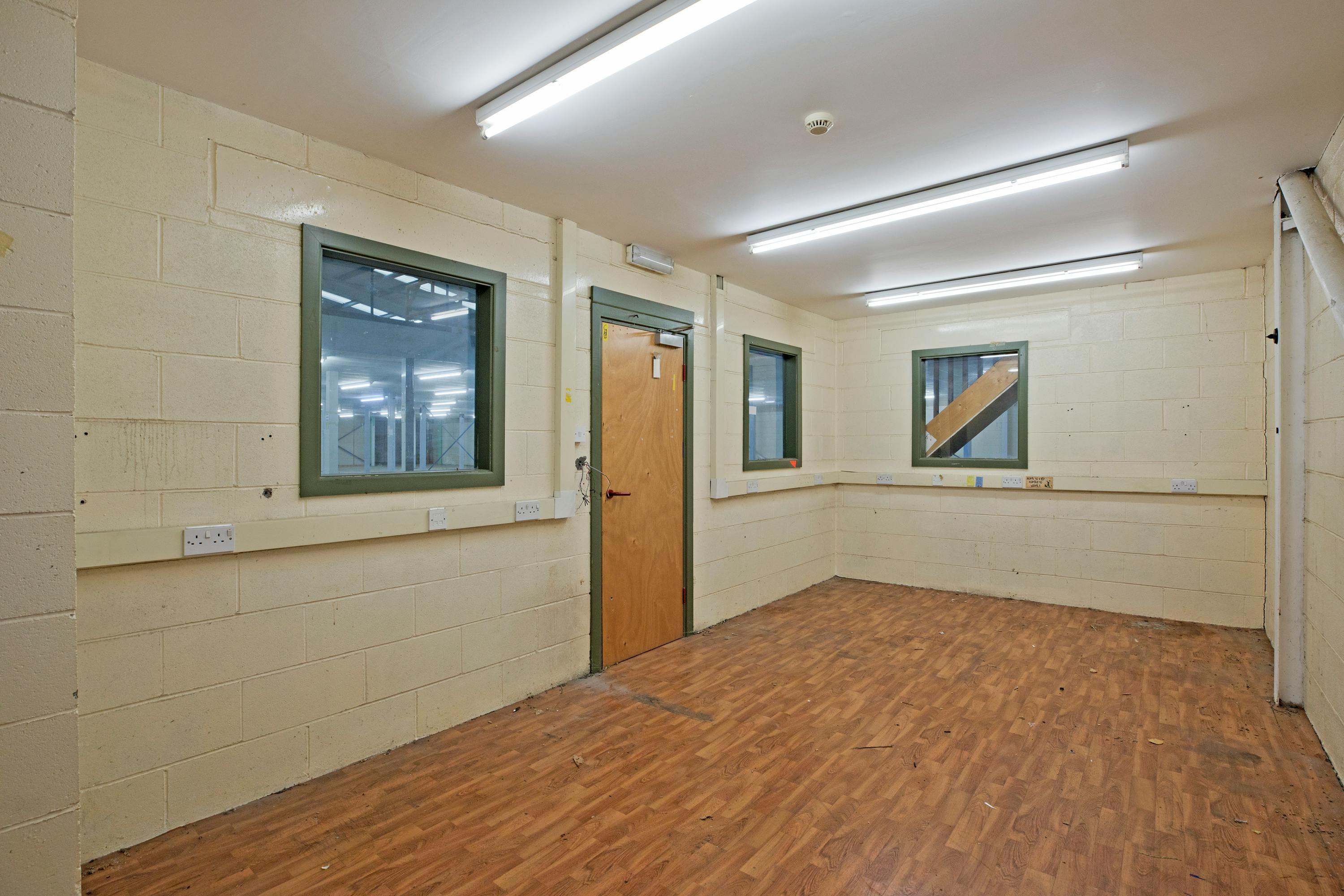 Eskdale House, Harrogate, Industrial To Let / For Sale - IMG_7007.jpg