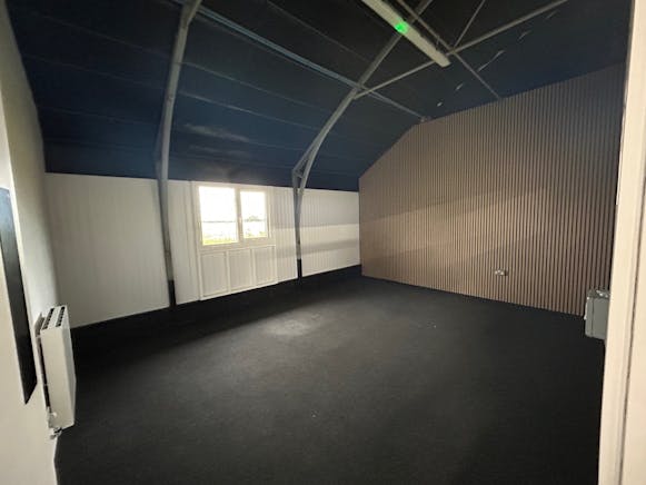 Stokes Farm, Wokingham, Offices To Let - 8.jpg