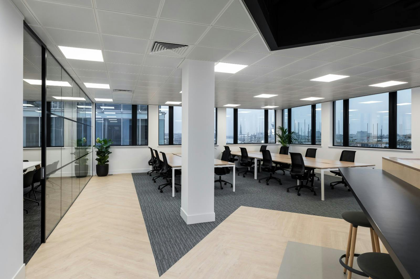 Office in Reading - photo 3