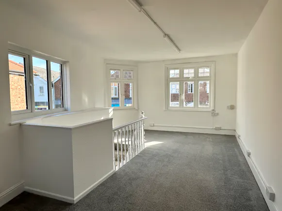 132 London Road, Knebworth, Office / Retail To Let - IMG_9842.JPG