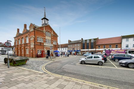 2nd Floor, 104 High Street, Thame, Office To Let - THAME-3.jpg