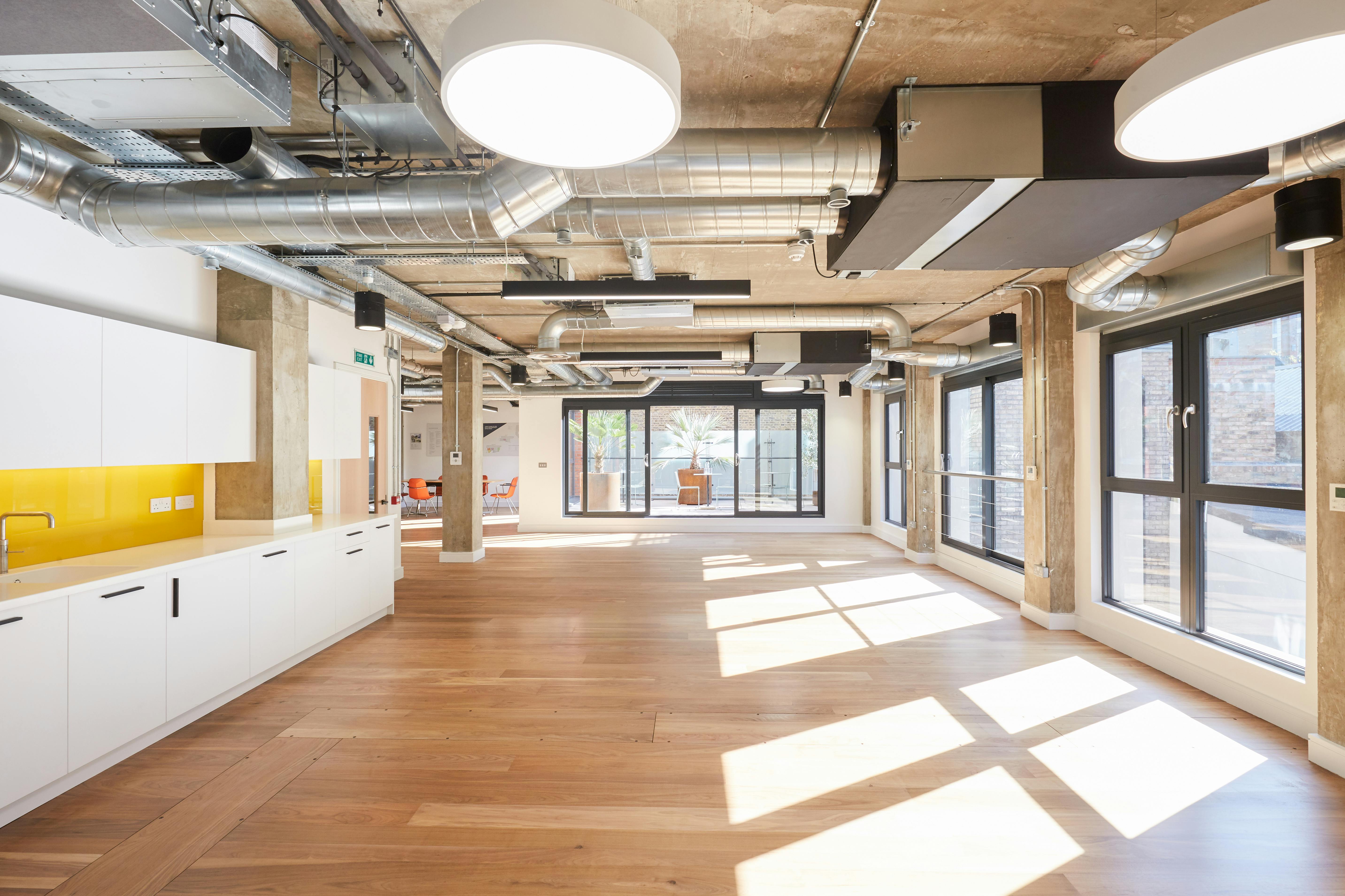 Office in London - photo 4