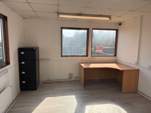 25-29 Tweed Road, Northampton, Offices To Let - Internal 3.jpg