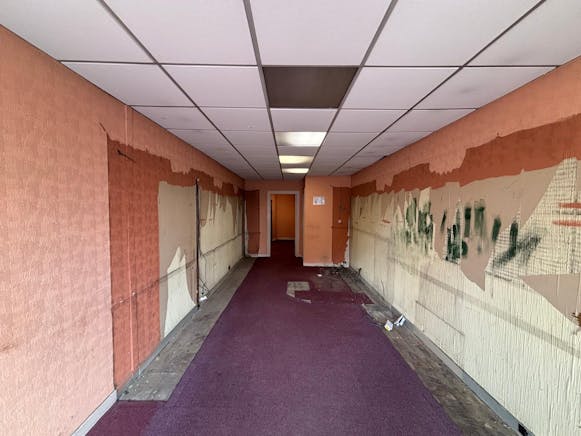 691 Alexandra Parade, Glasgow, Retail To Let - PHOTO-2026-04-28-07-49-20.jpg