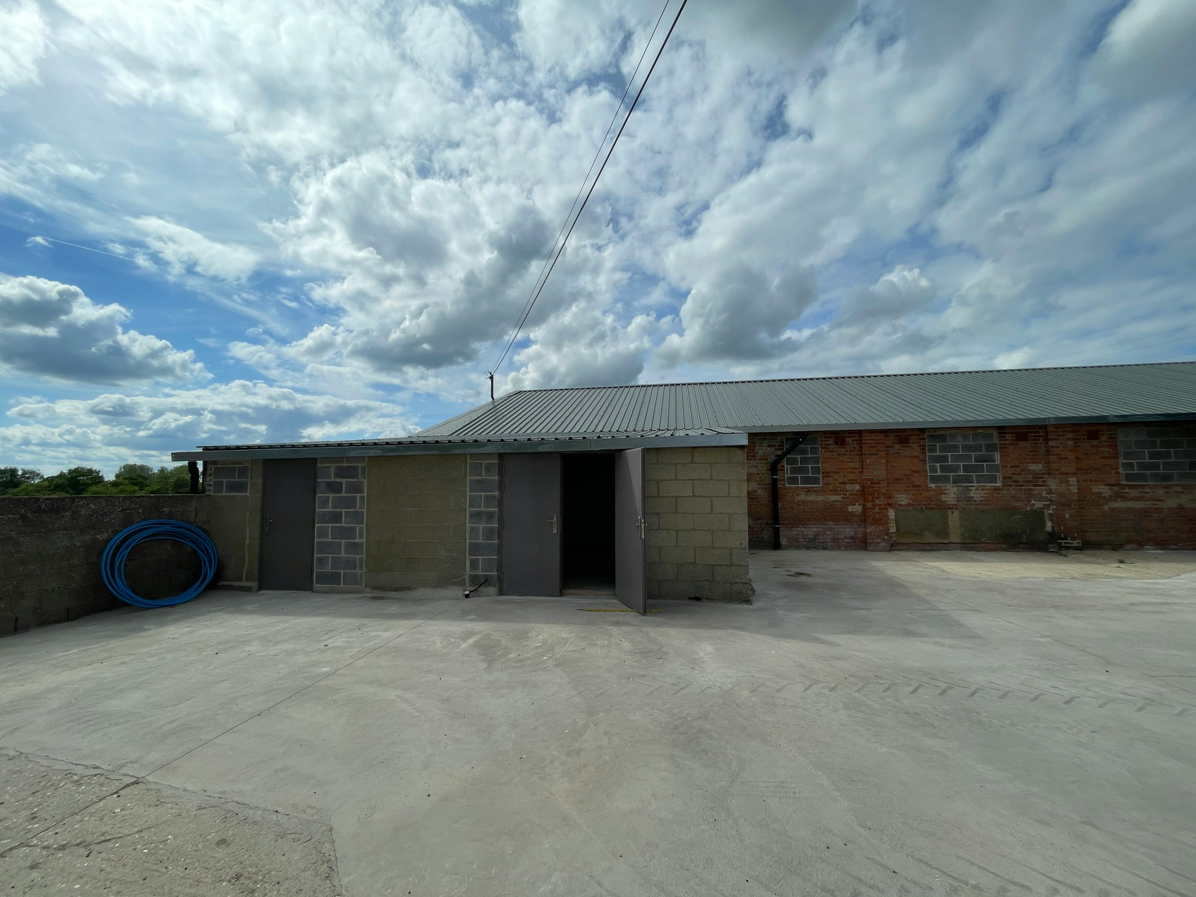 Unit 12 Harlesford Farm, Tetsworth, Industrial To Let - IMG_5844.JPG