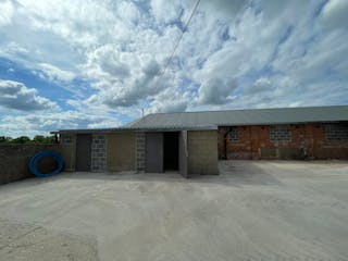 Unit 12 Harlesford Farm, Tetsworth, Industrial To Let - IMG_5844.JPG