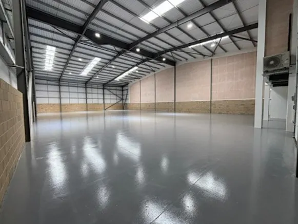 Unit 9, Hatch Industrial Park, Basingstoke, Industrial To Let - Picture5.jpg