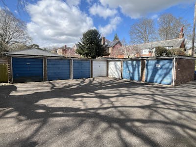 Barnes House, Winchester, Healthcare / Office / Retail For Sale - IMG_3884.JPG
