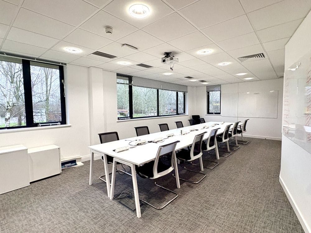 Pembroke House, Banbury, Office To Let - IMG_9655.jpg