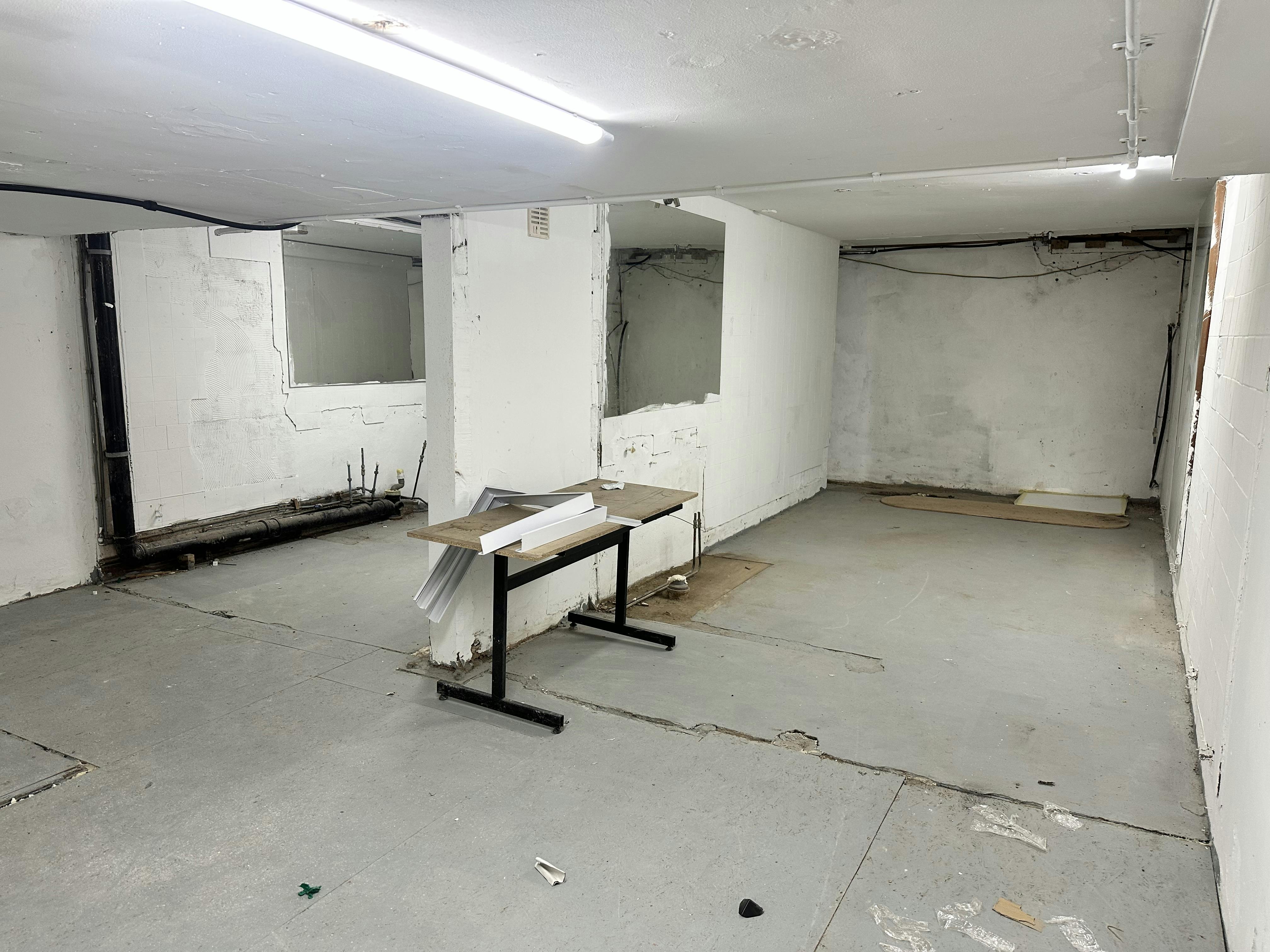 32-34 Chiswick High Road, London, Retail To Let - D65A3E4999194144AAF425C0F62B4118.jpeg