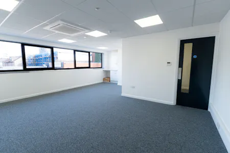 Unit 2, 79 Sumner Road, Croydon, Industrial / Warehouse To Let - Unit 2 INT-10.jpg