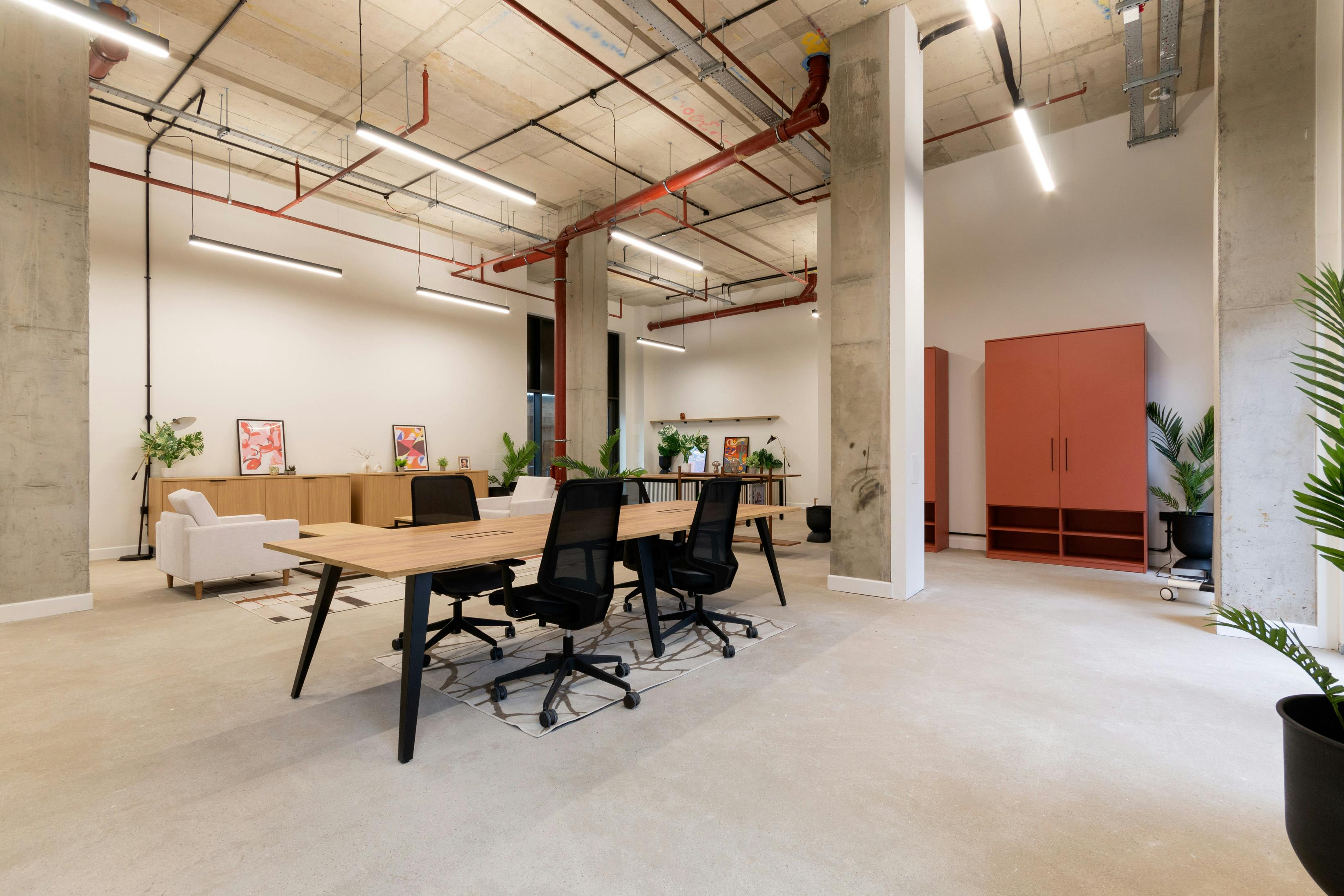 Industrial Unit in London - photo 2