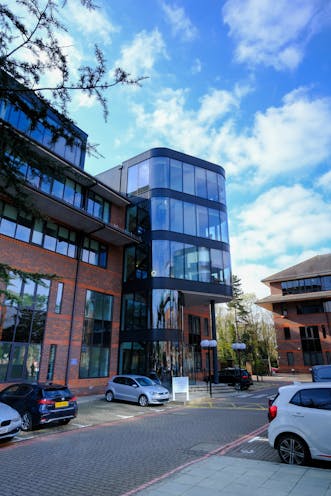 3 London Square, Guildford, Offices To Let - DSCF0417.jpg