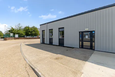 Unit 1 The Point, Aylesbury, Industrial / Trade Counter To Let - 112371_Unit 1 The Point (12).jpg