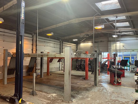 Former ATS Centre, Andover, Industrial For Sale - 95b4c13d-e45a-4dea-8155-02284dec4d6a.JPG