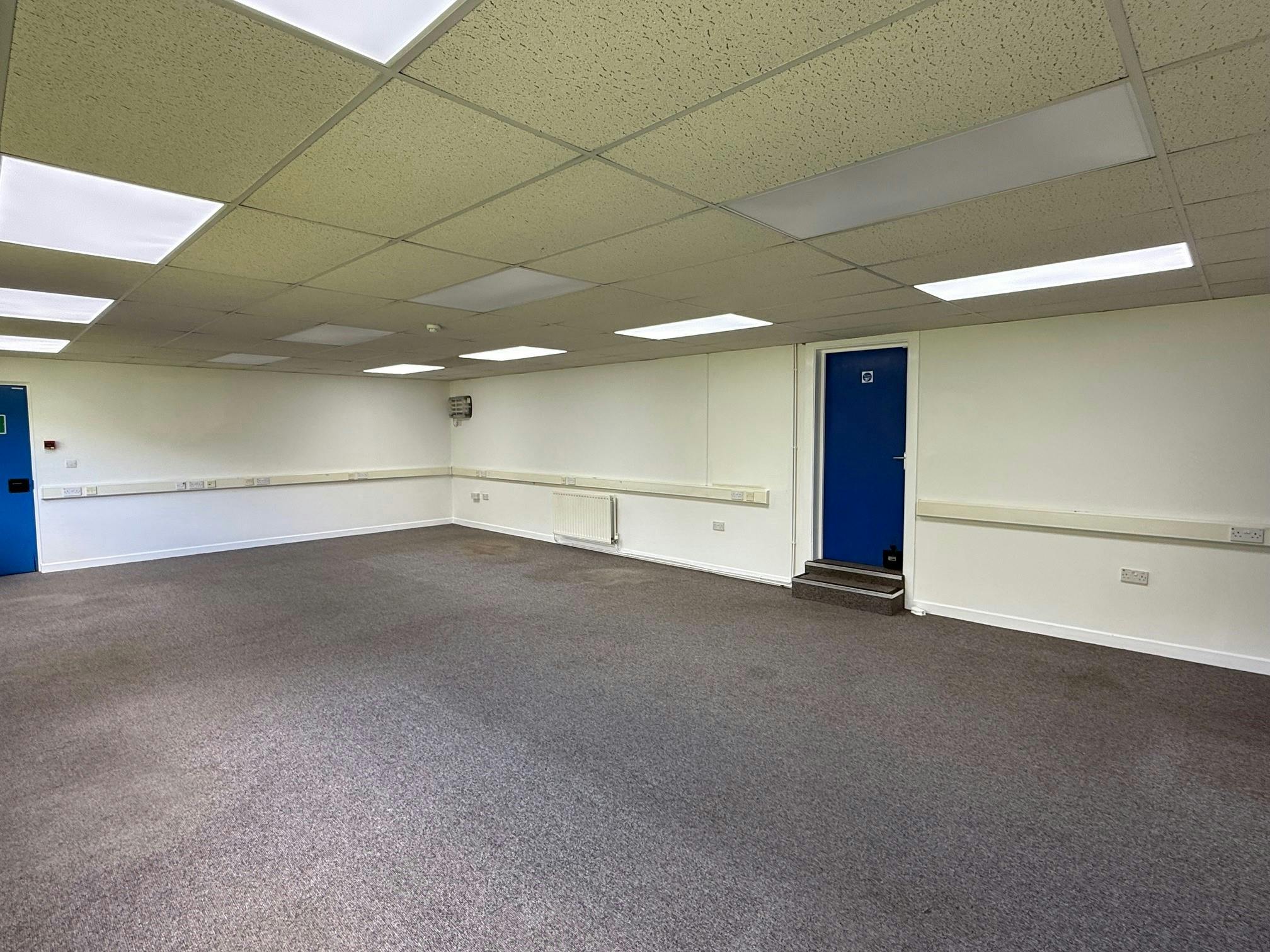 Unit 6 Cobham Centre, Westmead Industrial Estate, Swindon, Industrial To Let - Internal 004.jpg