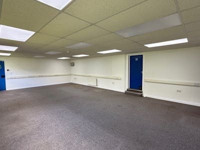 Unit 6 Cobham Centre, Westmead Industrial Estate, Swindon, Industrial / Warehouse To Let - Internal 004.jpg