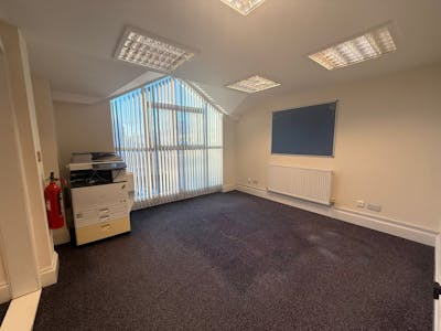 4 Victoria Court, Wickford, Industrial / Office To Let - WhatsApp Image 20251212 at 085511 2.jpeg