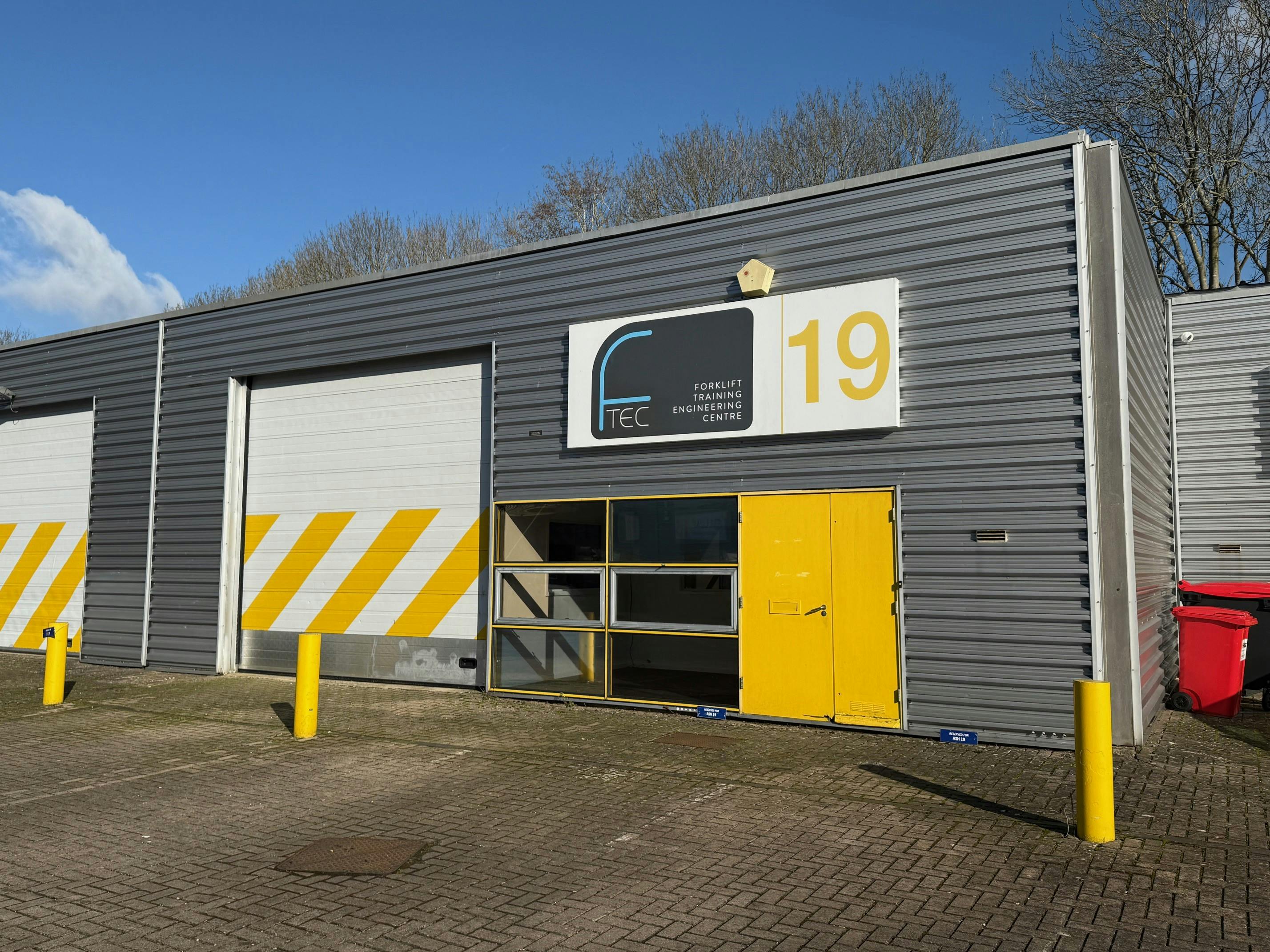 Unit 19 Ash, Kembrey Park,, Swindon, Industrial To Let - 1.jpg