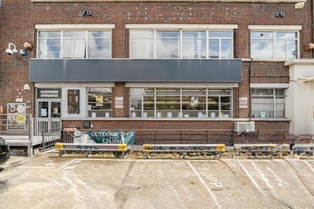 Ground Floor, Padangle House, London To Let - IMG_8994.jpg