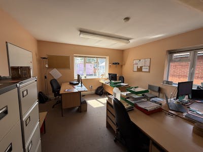 First Floor, 2 London Road, Horndean, Office To Let - IMG_1170.jpg