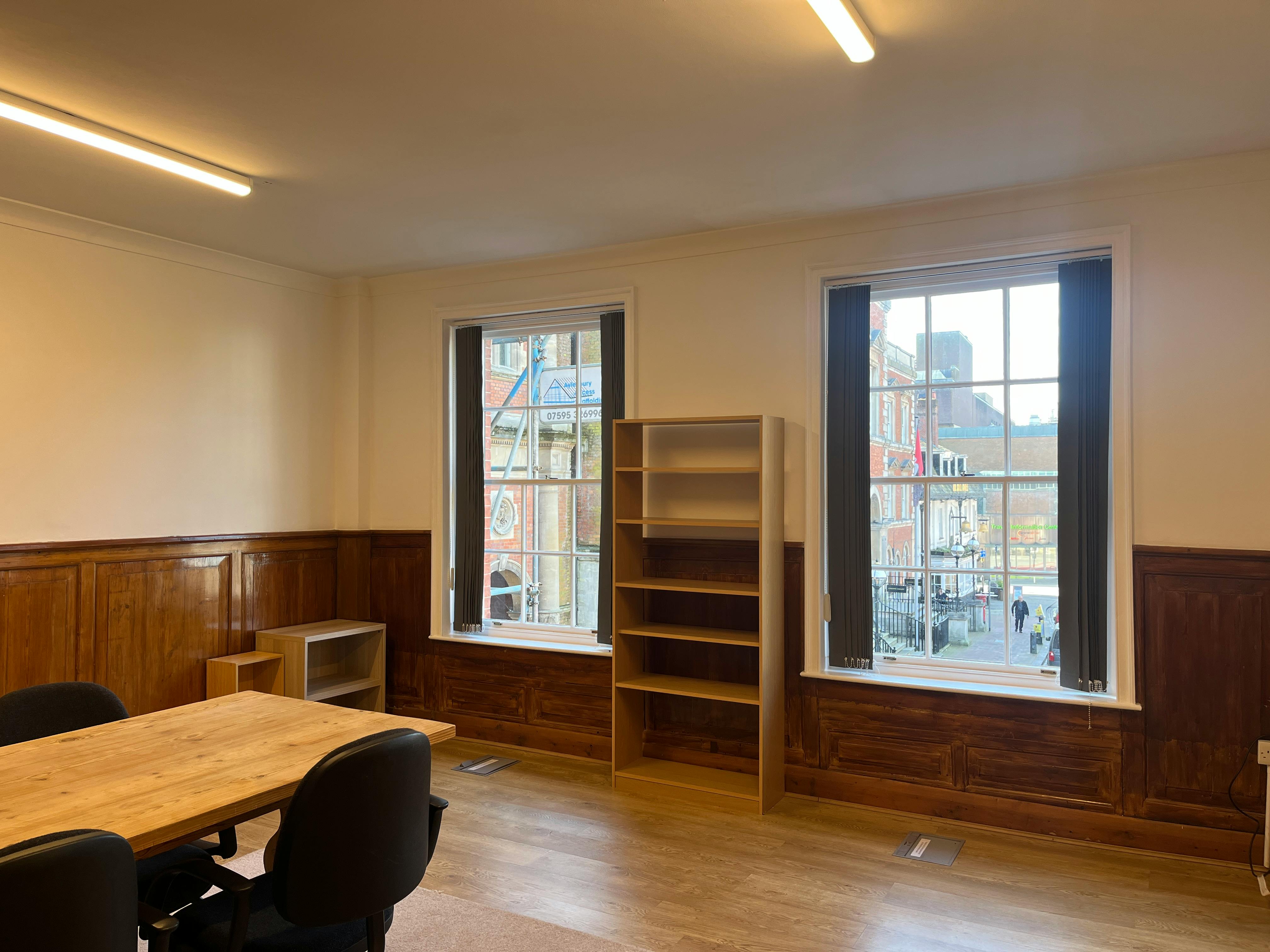 First Floor Offices, 34 Market Square, Aylesbury, Offices To Let / For Sale - 20260319_105209201_iOS.jpg