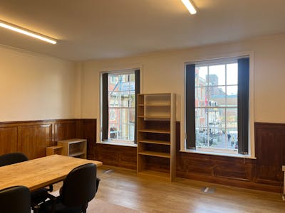 First Floor Offices, 34 Market Square, Aylesbury, Office To Let / For Sale - 20260319_105209201_iOS.jpg