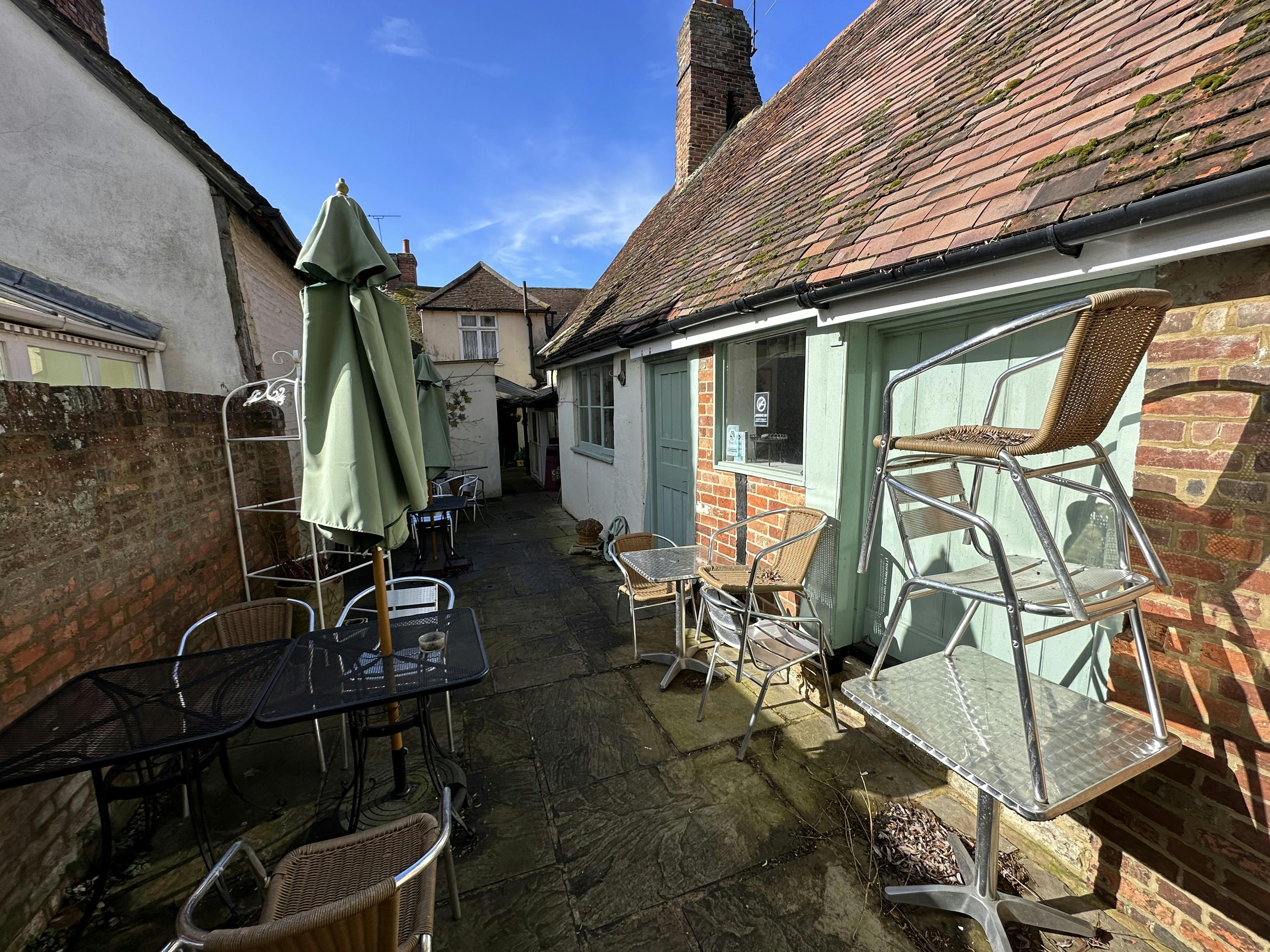 The Coffee House, Thame, Residential / Retail To Let - PATIO 2.jpeg