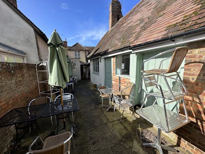 The Coffee House, Thame, Leisure / Residential / Retail To Let - PATIO 2.jpeg