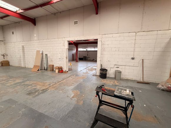 11 Totman Crescent, Rayleigh, Industrial / Office To Let - IMG20251031WA0017.jpg