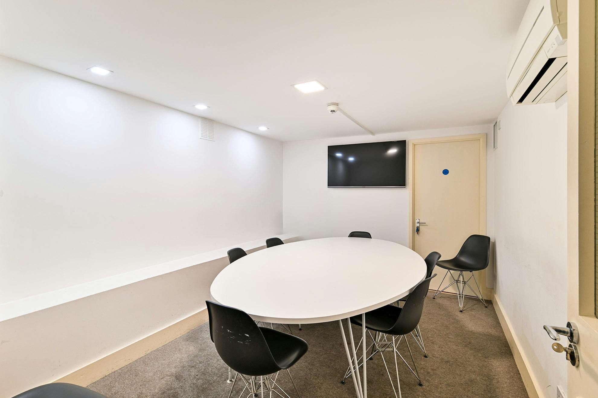 1st Floor East Suite, Tankerton Works, 12 Argyle Walk, London, Offices To Let - Tankerton Works meeting room.jpg