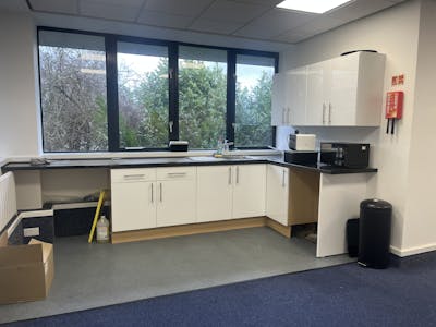 Trenchard House, High Wycombe, Office To Let - 20260211_092651549_iOS.jpg