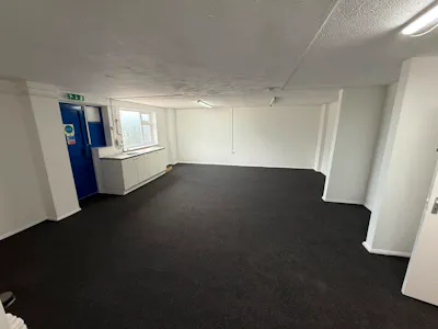 Unit 12, Sandhurst, Canvey Island, Industrial To Let - WhatsApp Image 2026-07-08 at 15.19.12 (2).jpeg