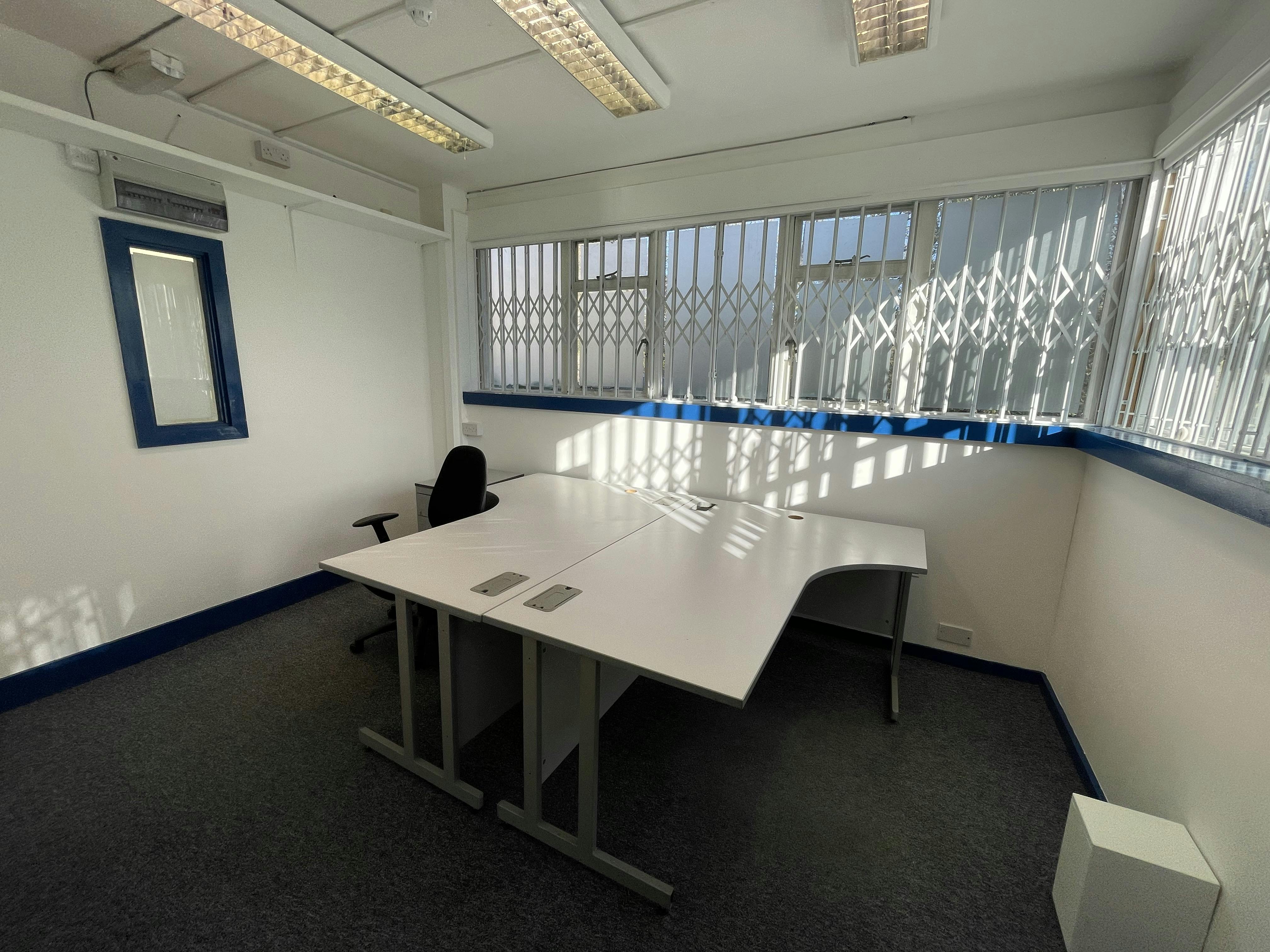 Unit 16, Mimram Road, Hertford, Industrial To Let - Mimram Internal 5 .jpg