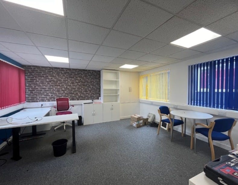Hard Standing Yard with Self Contained Offices, Banbury, Industrial / Land To Let - Yard  Offices  Office.jpg