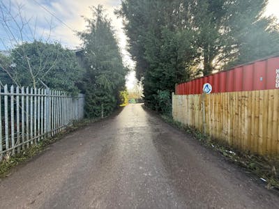 Red Site - Land off Bonnetts Lane, Gatwick, West Sussex, Development Land For Sale - 6df3c0c693034ef28008561b5ab6f514.jpeg