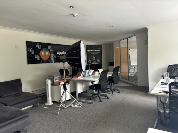 First floor offices, 3 Fountain Street, Stroud, Office To Let - Int 1.jpg