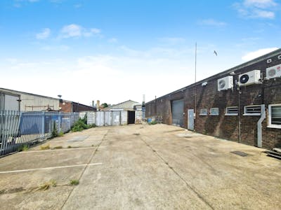 54 Vanguard Way, Southend-on-Sea, Industrial To Let - c95725c3f51440d34596778294c7645bf48d8bef806e6d6243ee5.jpg