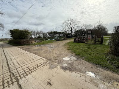 Blackmires Lane, Towcester, Light Industrial / Office / Warehouse To Let / For Sale - processed-556A822F-49B3-4E49-A4FC-0A0D9C441715.jpeg