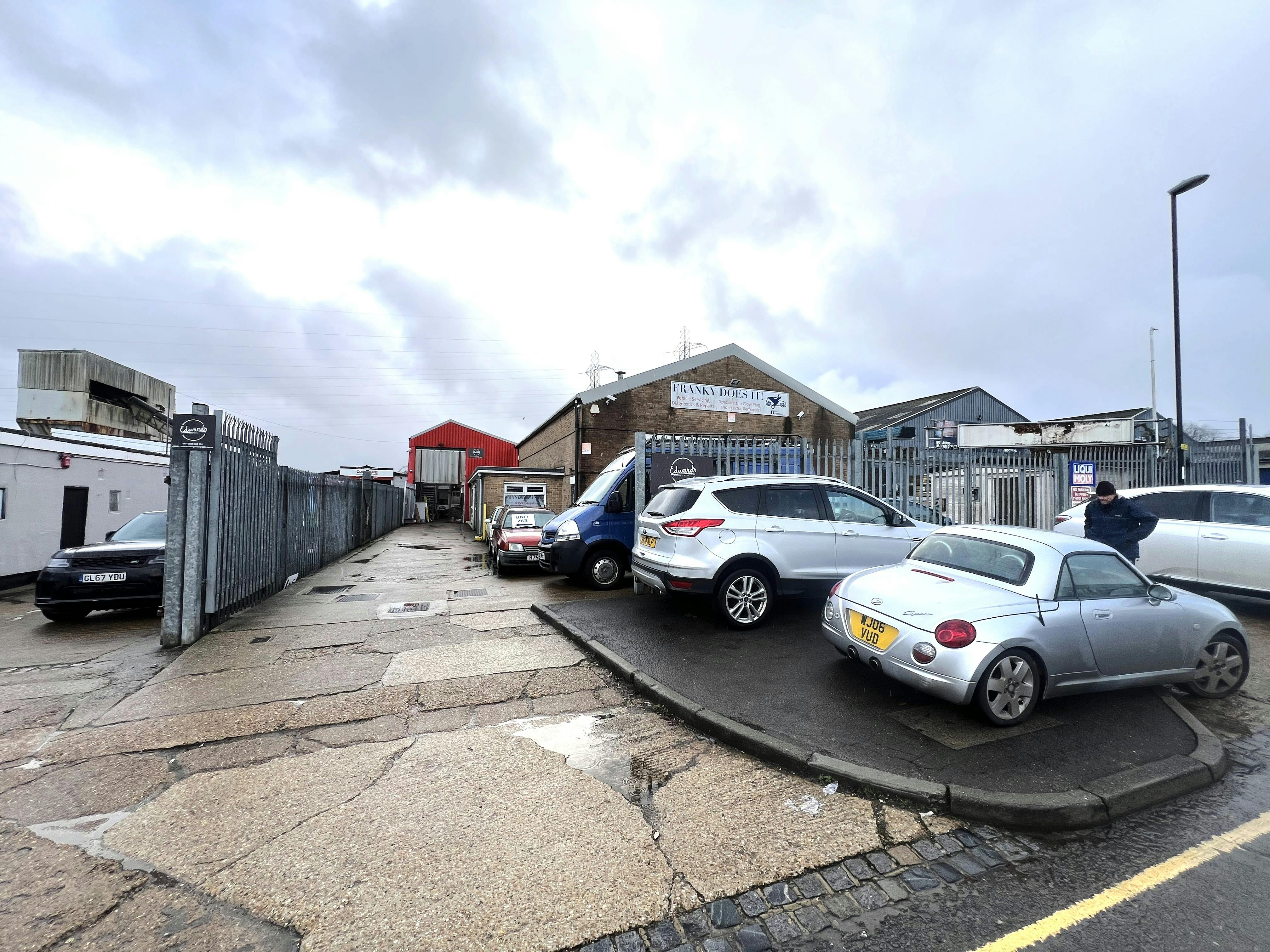 26A Stephenson Way, Crawley, Industrial To Let - IMG_0213.jpeg