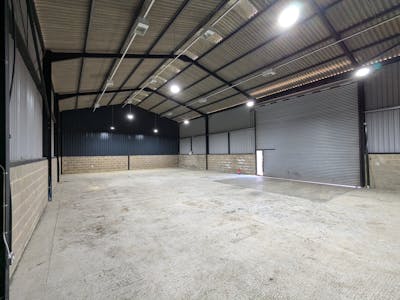 Unit C2, Chinthurst Farm, Bramley Surrey, Industrial / Light Industrial To Let - 1000003590.jpg